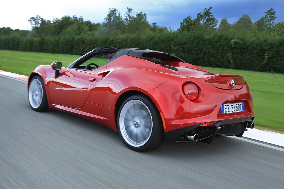 Alfa Romeo 4C Spider 1750 Tbi automatic RWD (2015-2020)