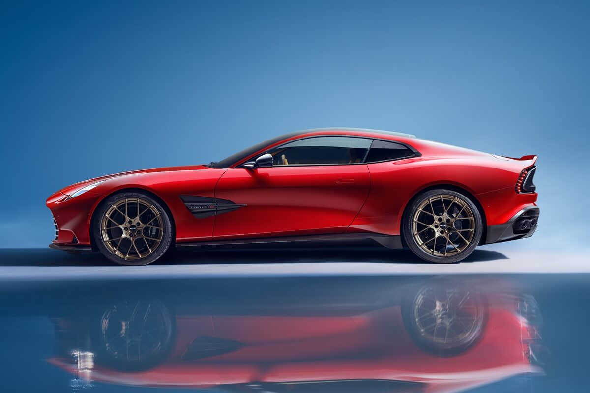 Aston Martin Vanquish 5.2 V12 Twin-Turbo automatic RWD 2024