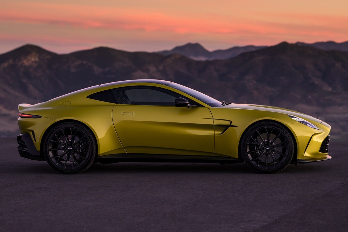 Aston Martin Vantage V8 Twin Turbo automatic RWD 2024