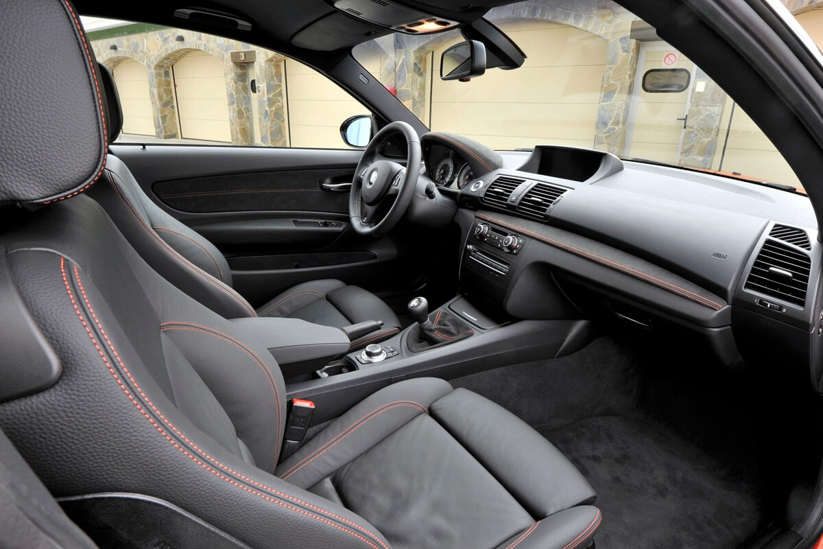 BMW 1M Coupé 250 kW 340 PS manual  (2010-2011)