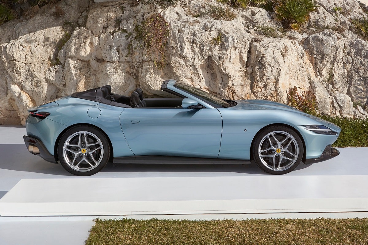 Ferrari Roma Spider V8 automatic RWD 2024