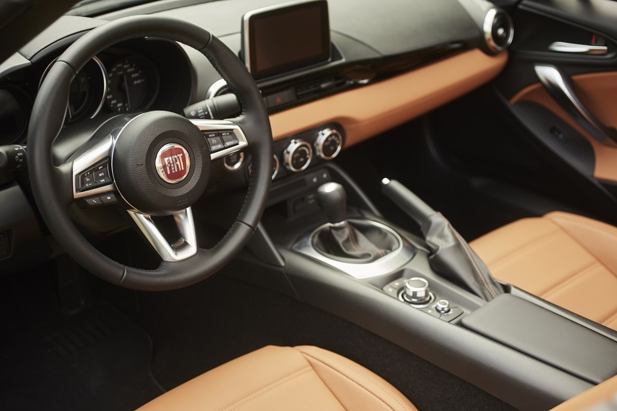 Fiat 124 Spider 1.4 MultiAir manual RWD (2015-2019)