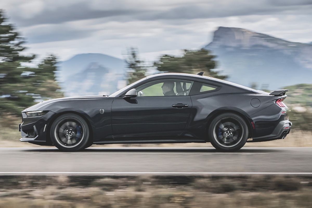 Ford Mustang Dark Horse manual RWD 2024