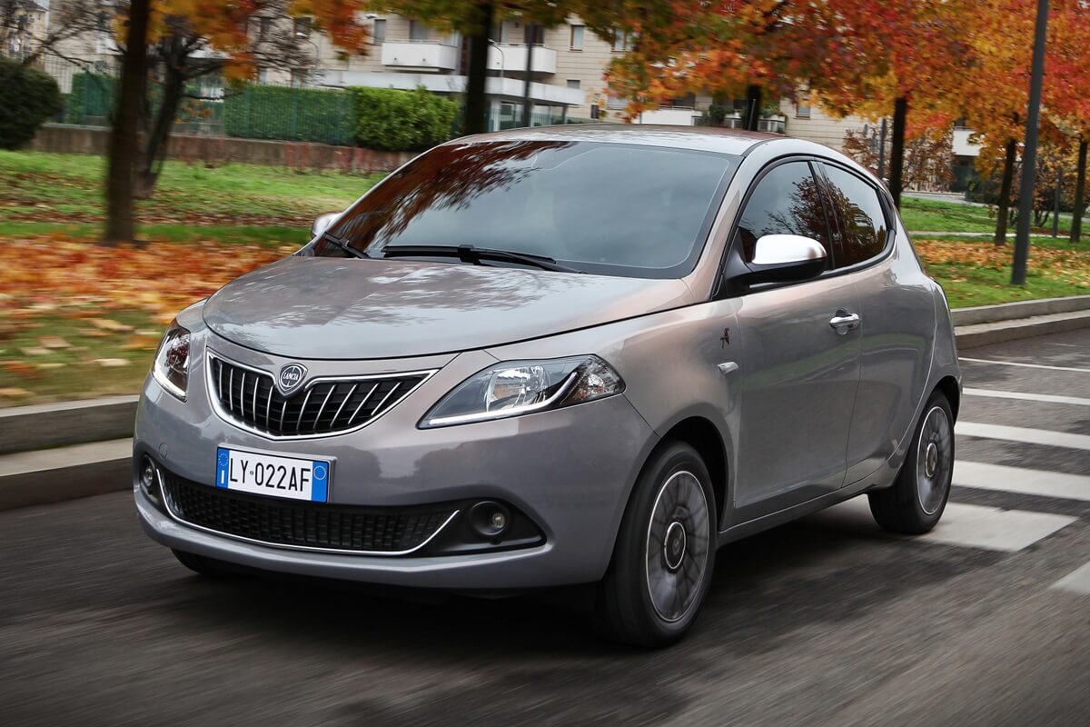 Lancia Ypsilon 1.2 LPG manual FWD (2021-2024)