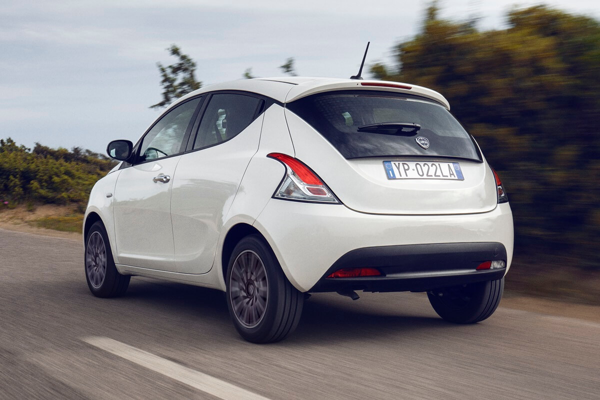 Lancia Ypsilon 1.0 Hybrid manual FWD (2021-2024)