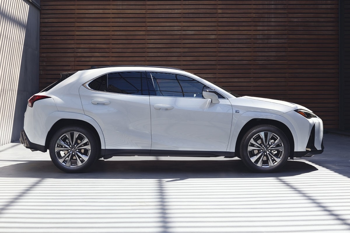 Lexus UX 2024