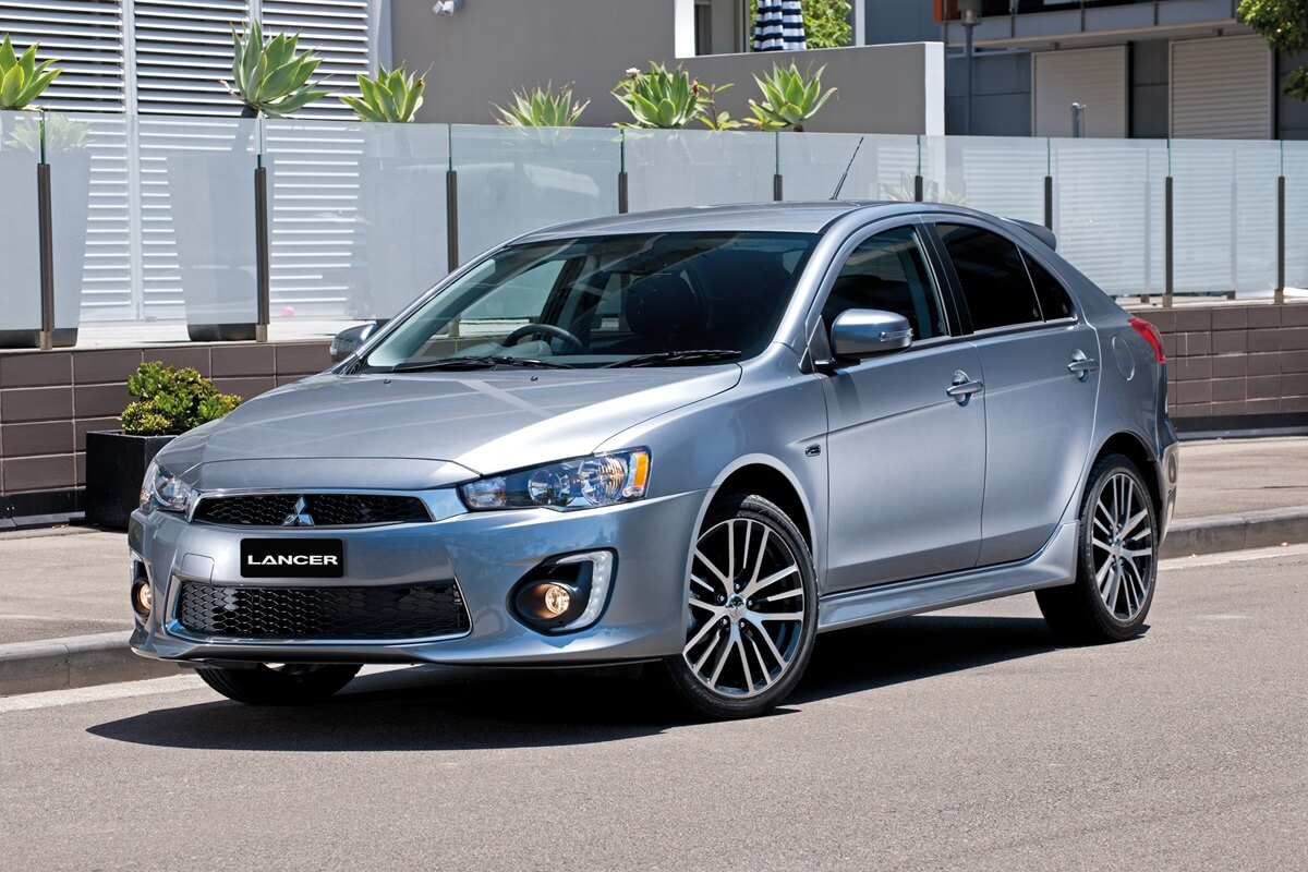 Mitsubishi Lancer Sportback 1.6 MIVEC manual FWD (2015-2016)