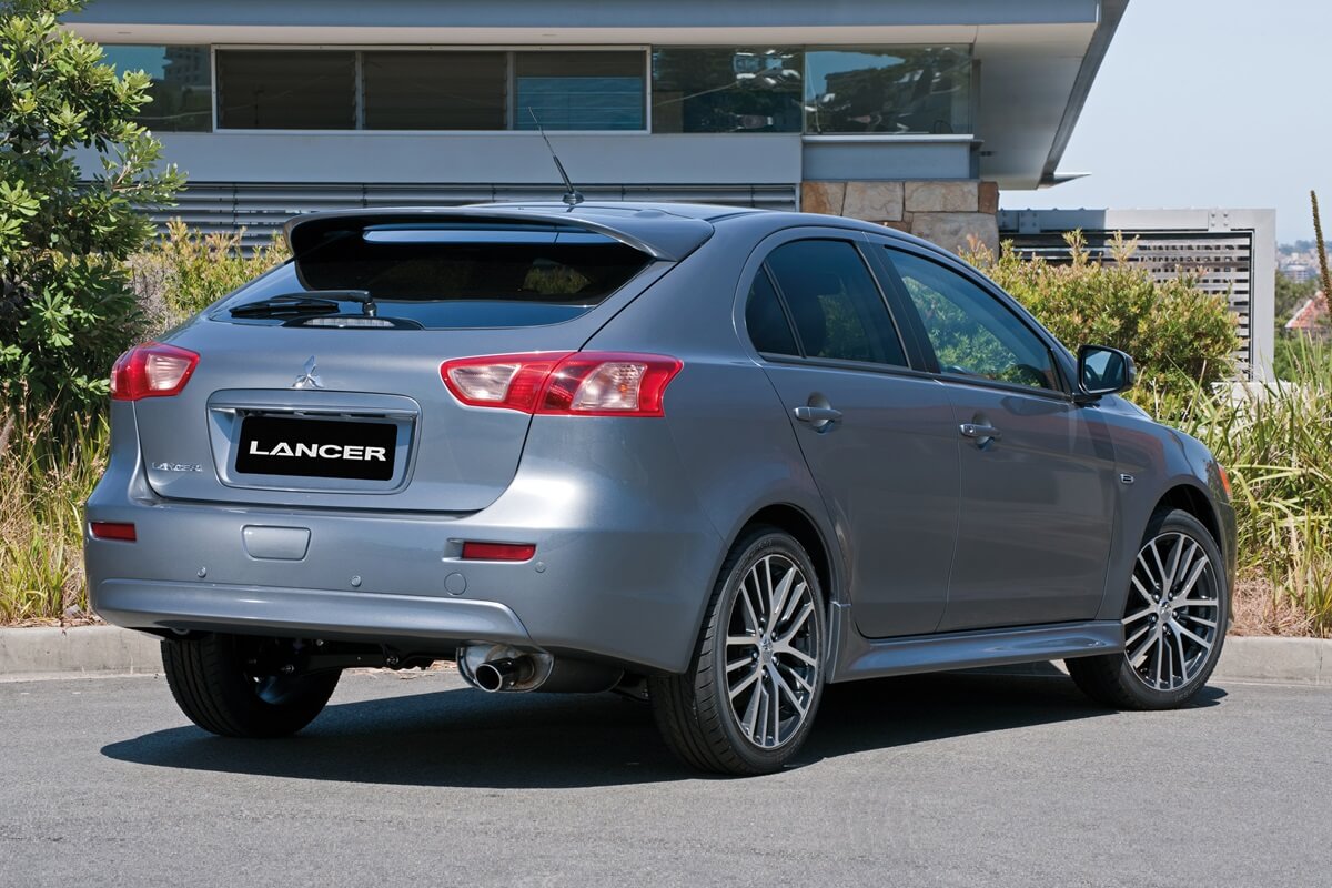 Mitsubishi Lancer Sportback 1.8 MIVEC automatic FWD (2015-2016)