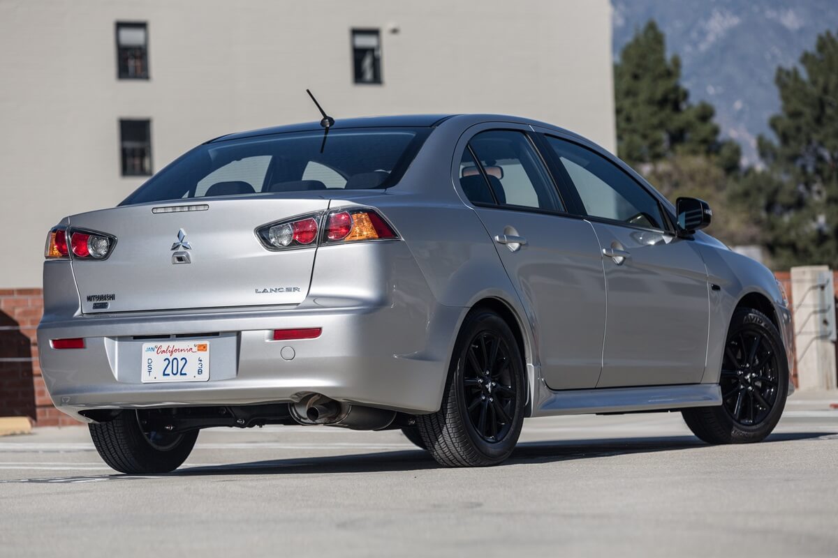 Mitsubishi Lancer 1.6 MIVEC manual FWD (2015-2016)