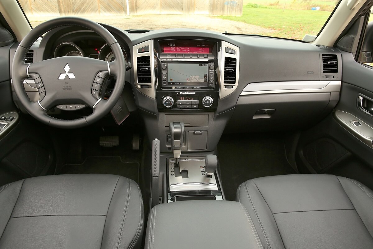 Mitsubishi Pajero 3.2 DI-D automatic AWD (2014-2018)