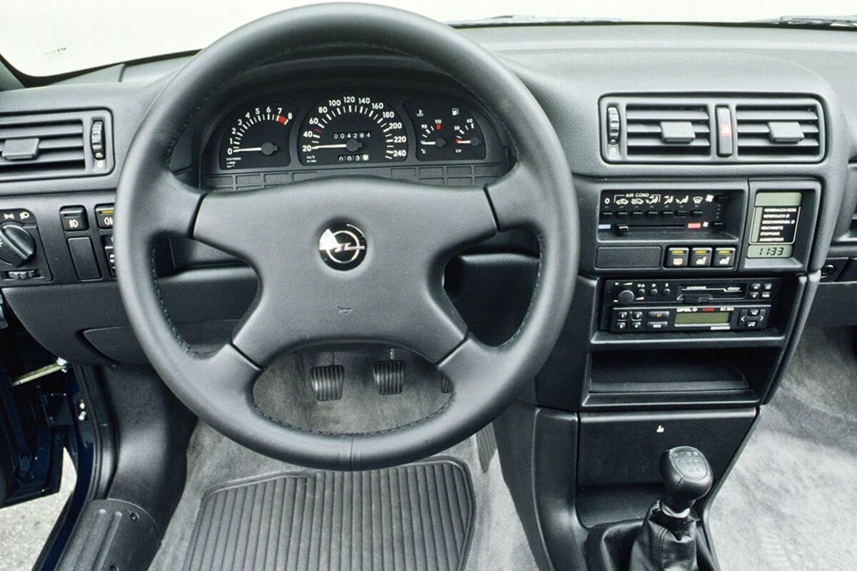 Opel Calibra 2.0i 115 hk manuell  (1989-1995)