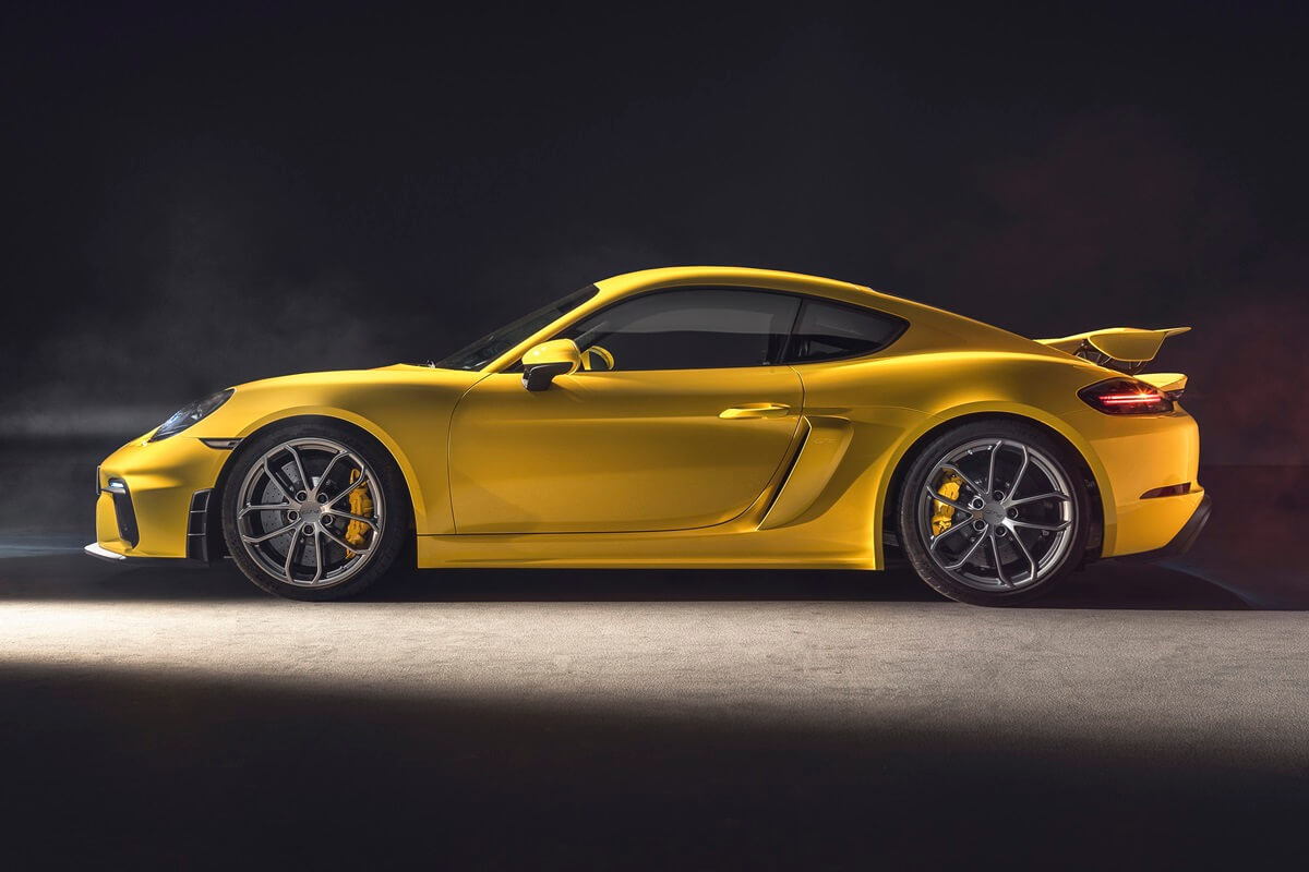 Porsche 718 Cayman GT4 automatic RWD 2024