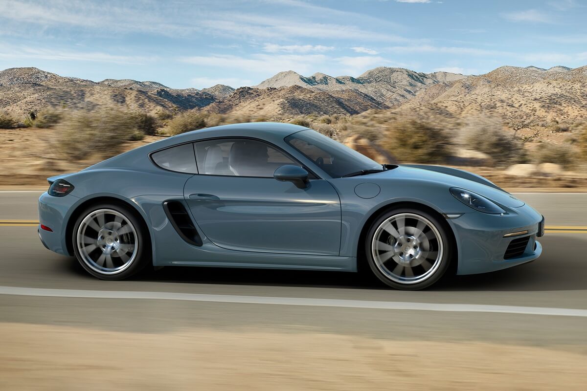 Porsche 718 Cayman T manual RWD 2024