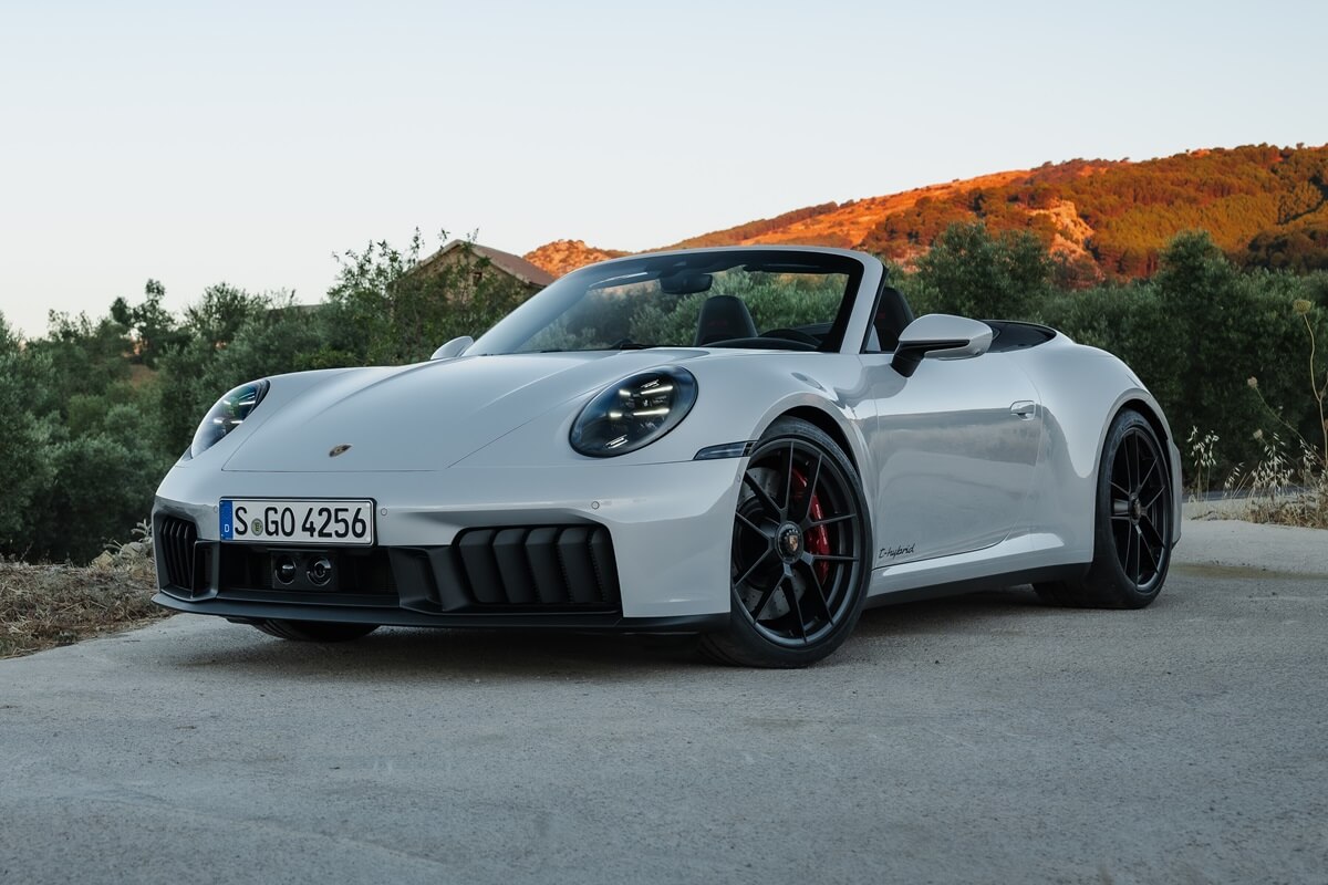 Porsche 911 Cabriolet Carrera 4 GTS automatic AWD 2024