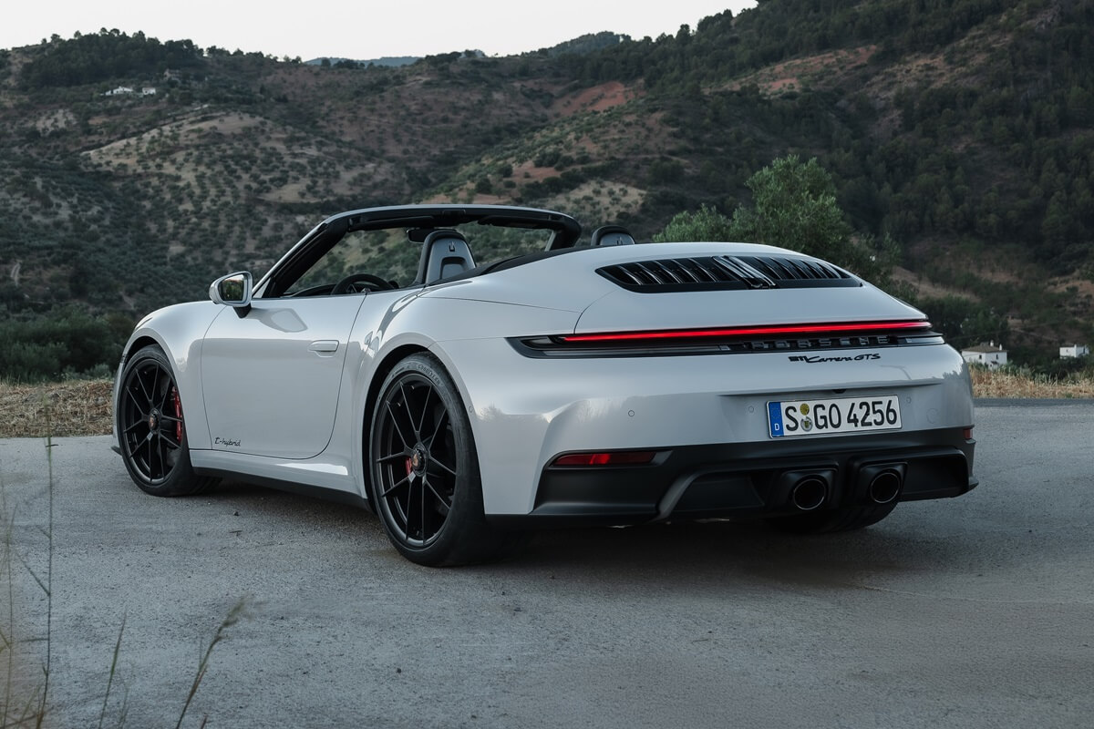 Porsche 911 Cabriolet Carrera GTS automatic RWD 2024