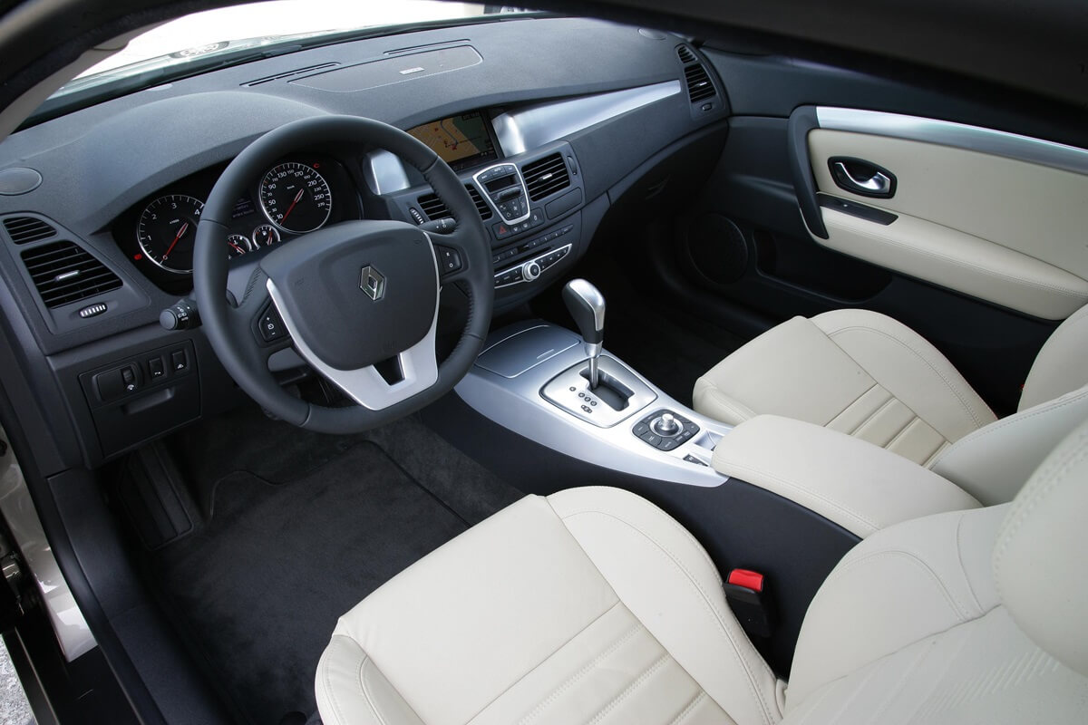 Renault Laguna Coupé V6 dCi 4Control 234 ch   (2008-2011)