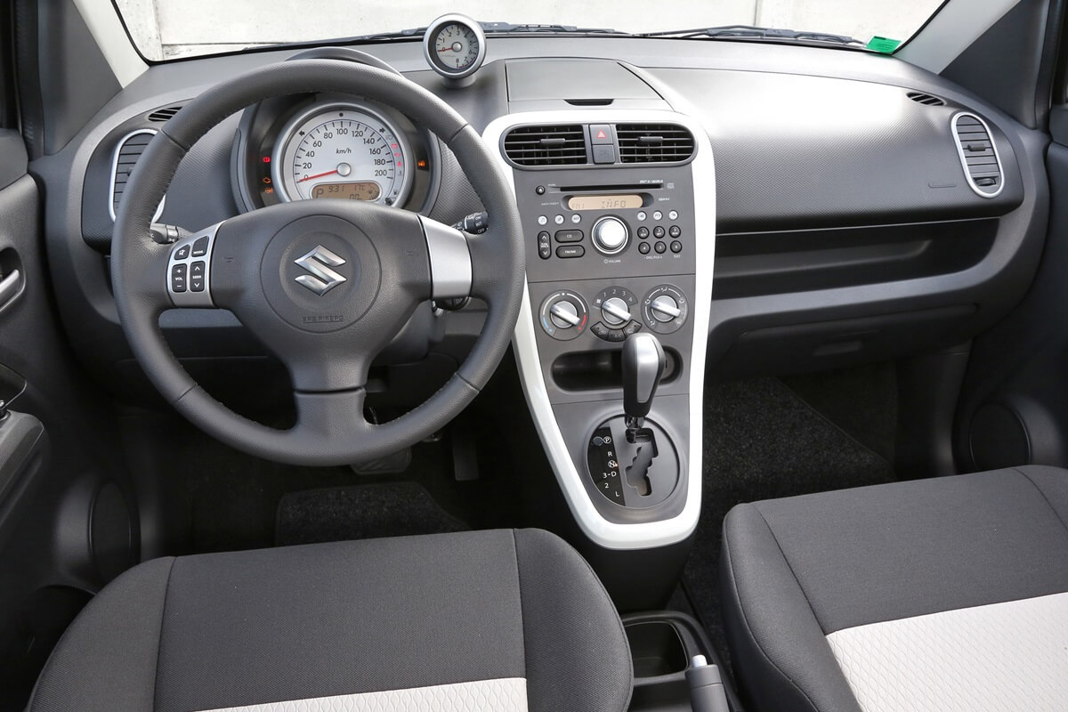 Suzuki Splash 1.0 VVT 68 PS manual  (2012-2014)