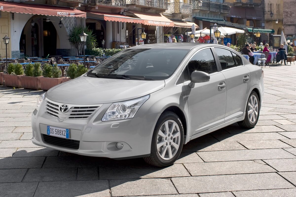 Toyota Avensis 2009-2012