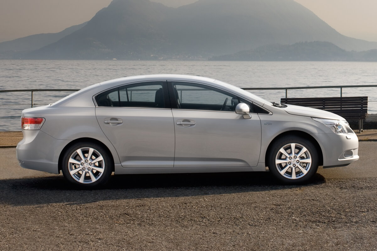 Toyota Avensis 2009-2012