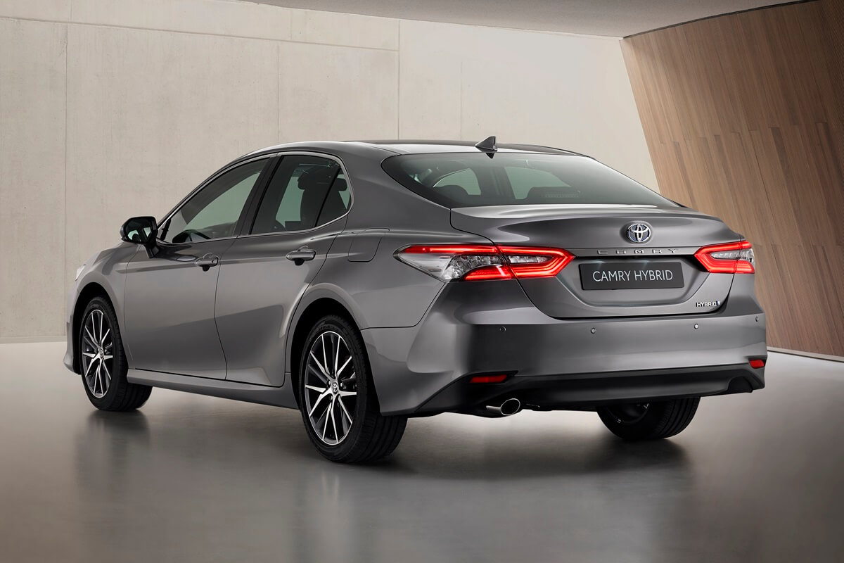 Toyota Camry 2.5 Hybrid 218 PS   (2021-2024)