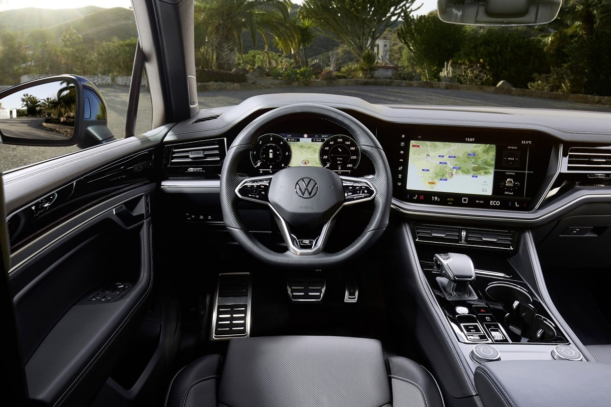 Volkswagen Touareg eHybrid 4Motion automatic AWD 2024