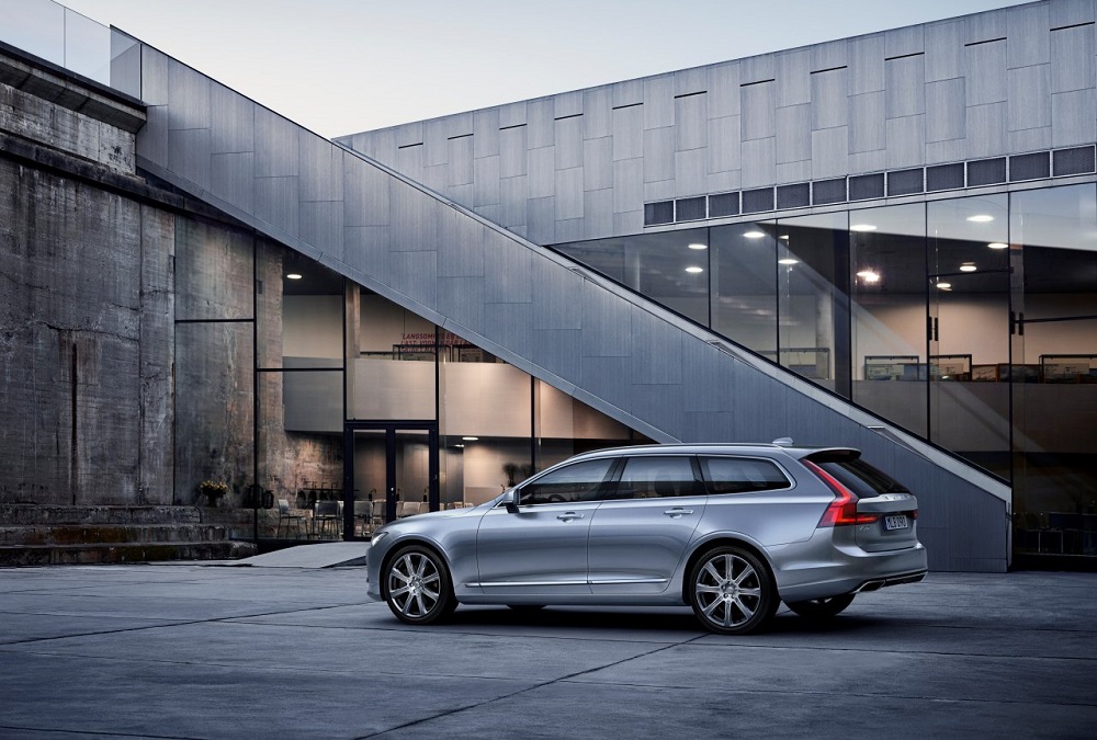 Volvo V90 D5 automatic AWD 2024