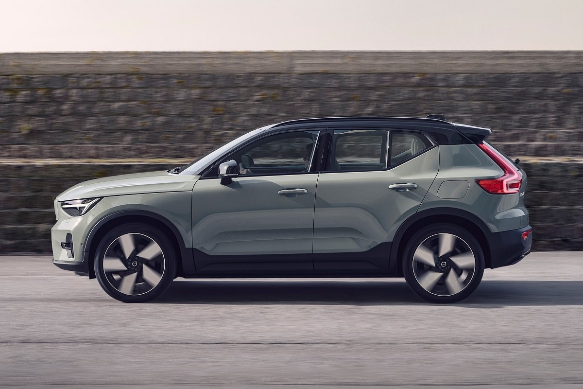 Volvo XC40 B4 automatic FWD 2024